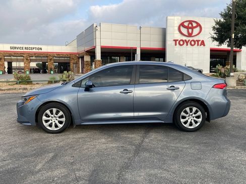 Used 2026 Toyota Corolla LE FWD image 8