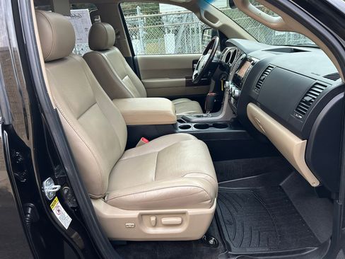 Used 2012 Toyota Sequoia Platinum image 24