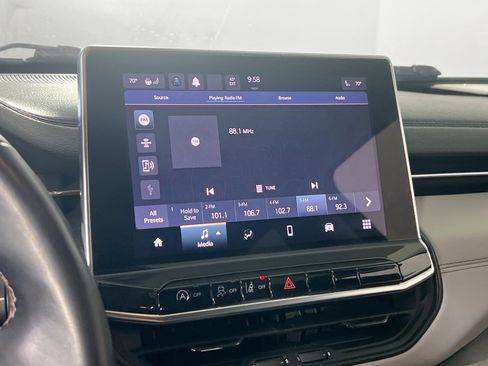 Used 2022 Jeep Compass Limited image 14