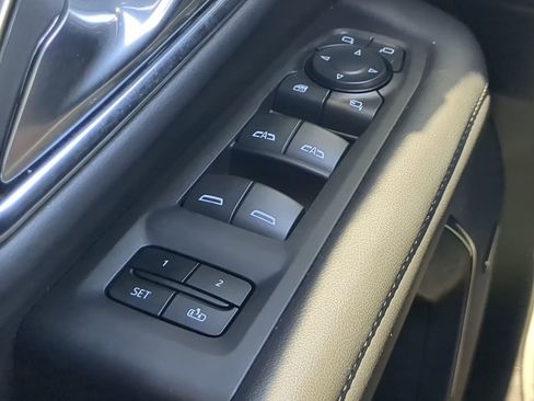 Used 2024 Chevrolet Suburban Z71 w/ Z71 Off-Road Package AWD/4WD image 23