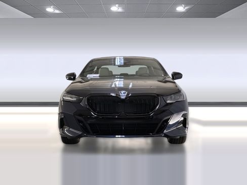 Used 2026 BMW 530i w/ M Sport Package RWD image 5