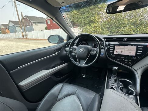 Used 2020 Toyota Camry XLE w/ Carpet Mat Package FWD image 5