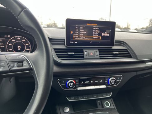 Used 2018 Audi Q5 2.0T Premium Plus w/ Premium Plus Package image 32