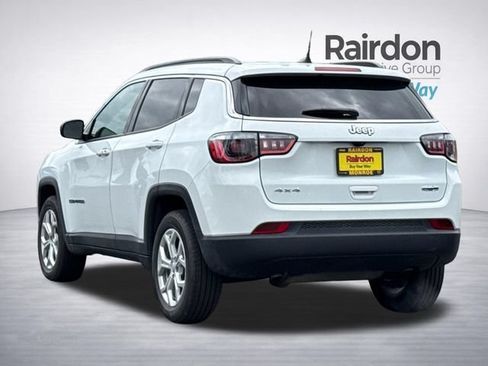 Used 2024 Jeep Compass Latitude AWD/4WD image 6