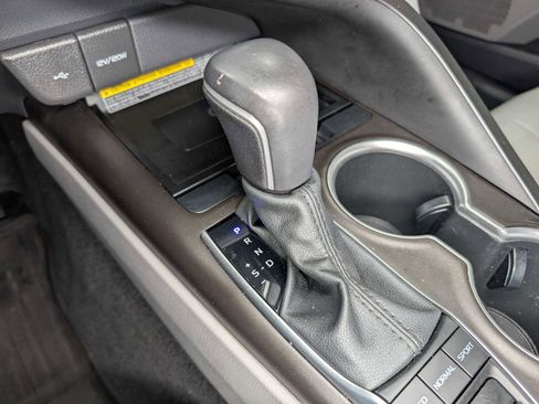 Used 2021 Toyota Camry XLE image 29