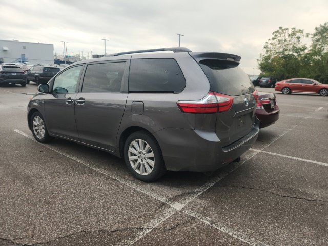 Used 2017 Toyota Sienna XLE AWD/4WD image 9