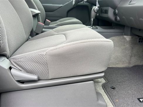 Used 2015 Nissan Frontier SV w/ SV Value Truck Package image 21