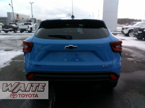 Used 2024 Chevrolet Trax RS w/ Driver Confidence Package FWD image 3