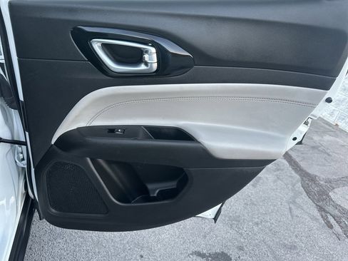 Used 2024 Jeep Compass Limited image 21