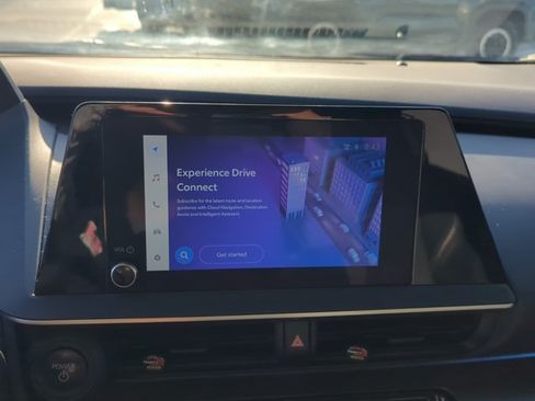 Used 2024 Toyota Prius XLE FWD image 18