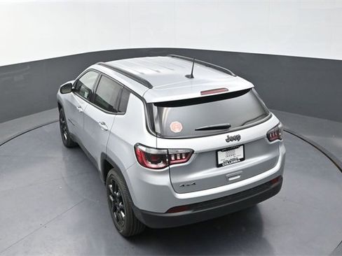 New 2026 Jeep Compass Latitude image 13