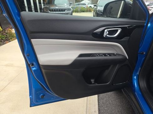 New 2026 Jeep Compass Limited image 10