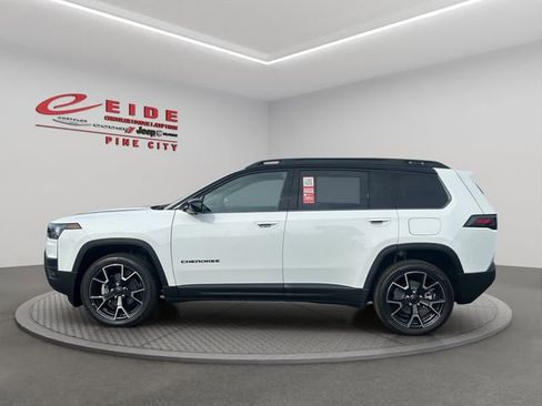 New 2026 Jeep Cherokee Overland image 2