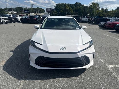 Used 2025 Toyota Camry LE FWD image 8