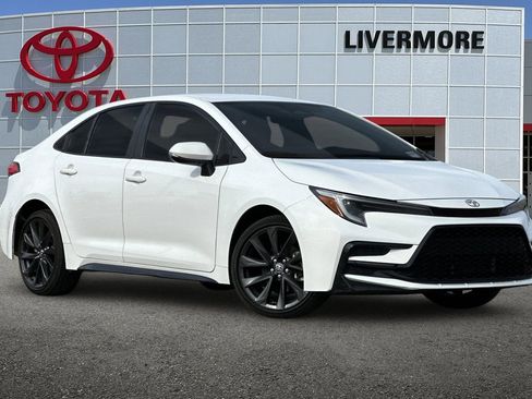 Certified 2024 Toyota Corolla SE image 2