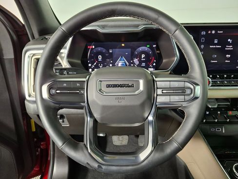 Used 2024 GMC Canyon Denali image 12