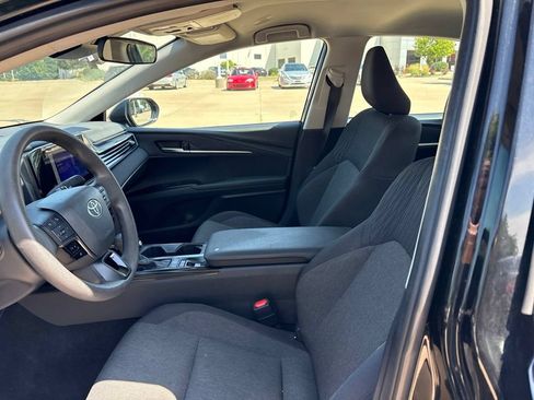Used 2025 Toyota Camry LE FWD image 12