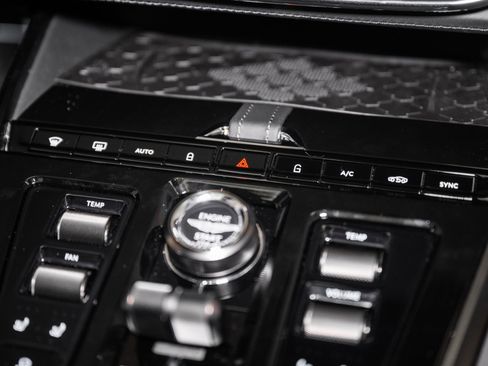 Used 2025 Aston Martin DBX 707 image 37