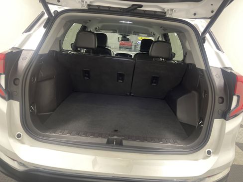 Used 2024 GMC Terrain SLT image 18
