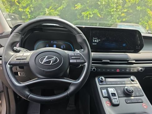 Used 2025 Hyundai Palisade SEL FWD image 13