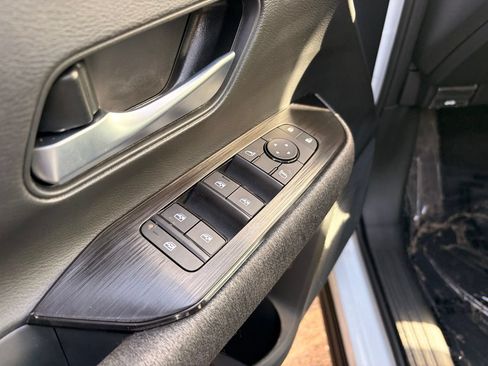 Certified 2026 Nissan Kicks SV FWD image 17