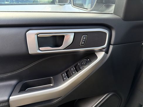 Used 2024 Ford Explorer XLT w/ Equipment Group 202A image 14