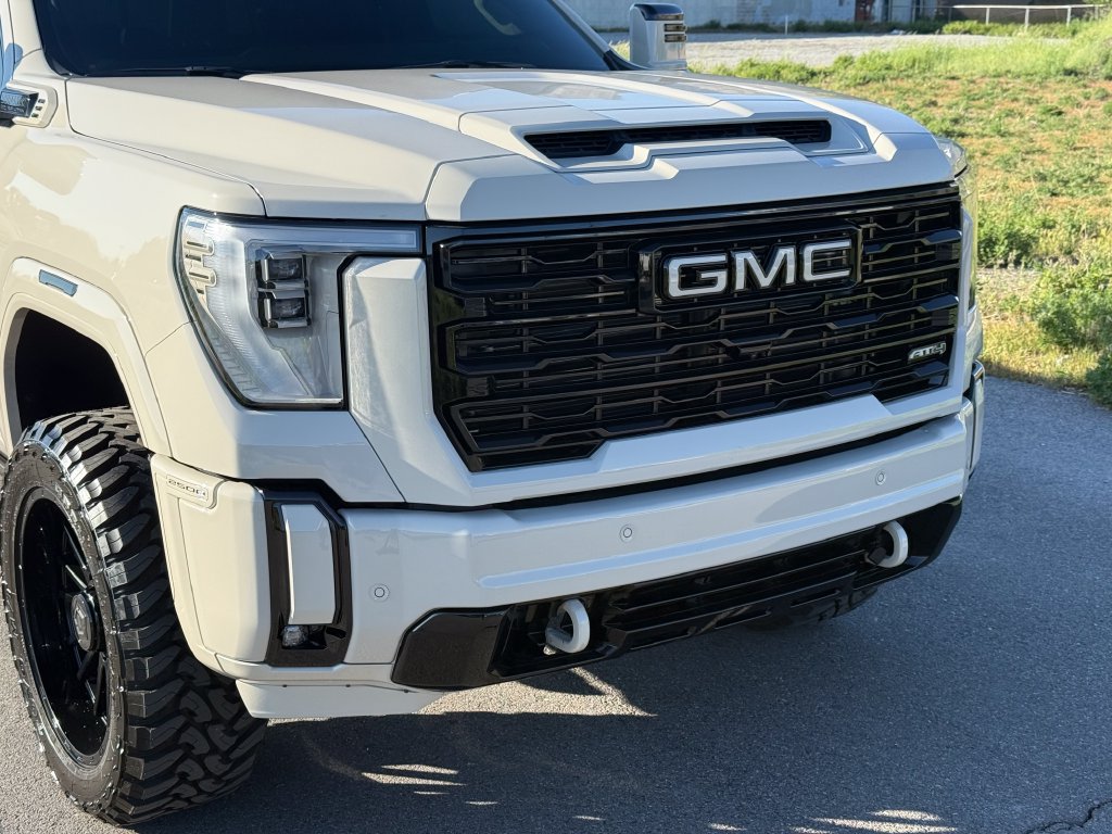 Used 2026 GMC Sierra 2500 AT4 w/ AT4 Premium Plus Package AWD/4WD image 5