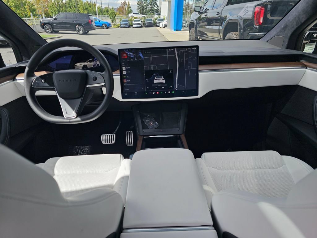 Used 2024 Tesla Model X AWD/4WD image 22