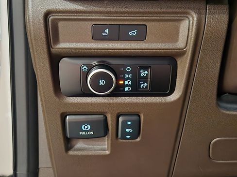 Used 2024 Ford Expedition King Ranch image 41