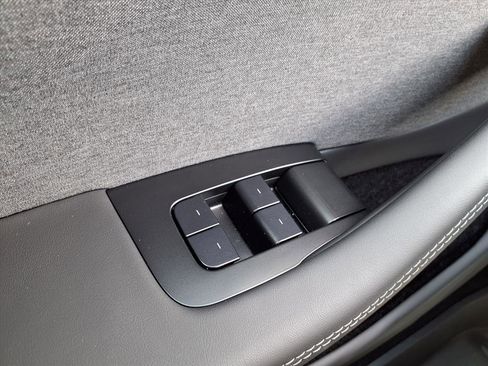 Used 2025 Tesla Model 3 Long Range image 18