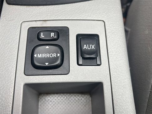 Used 2011 Toyota RAV4 4WD image 23