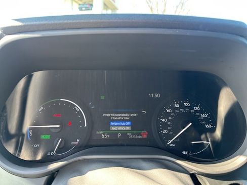 Used 2025 Toyota Sienna LE image 23