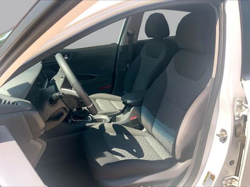 Used 2017 Hyundai Ioniq SEL FWD image 8