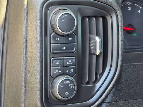 Certified 2024 Chevrolet Silverado 2500 Custom w/ Custom Value Package image 37