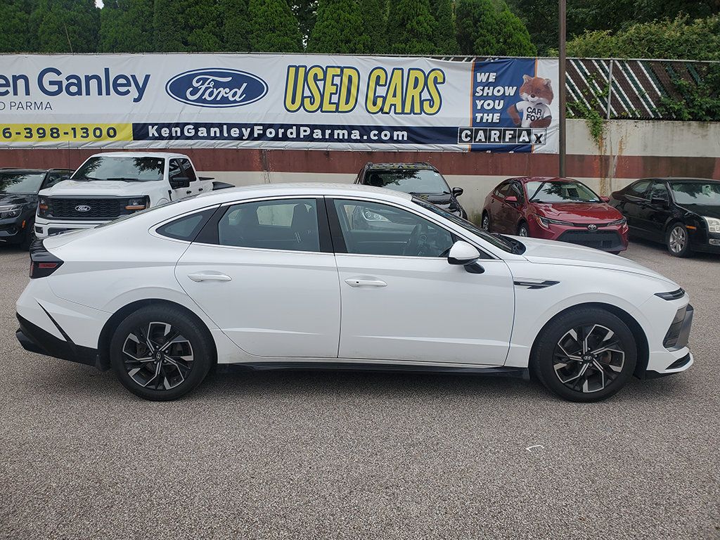 Used 2024 Hyundai Sonata SEL AWD/4WD image 3