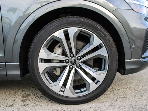 Used 2021 Audi Q8 Prestige image 12