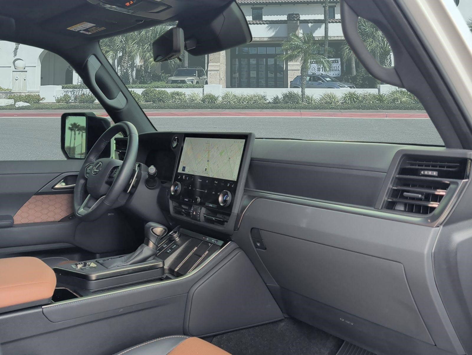 Used 2024 Lexus GX 550 w/ Accessory Package (Z1) AWD/4WD image 30
