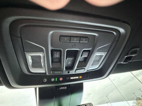 Used 2025 GMC Sierra 1500 AT4 w/ AT4 Premium Package image 27