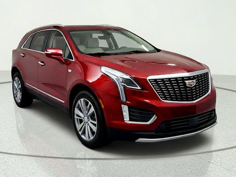 Certified 2024 Cadillac XT5 Premium Luxury w/ Technology Package AWD/4WD image 7