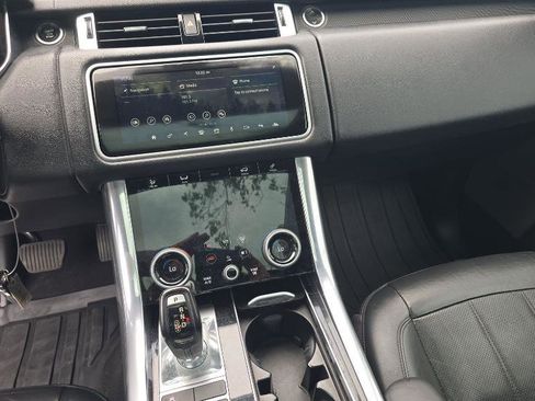 Used 2018 Land Rover Range Rover Sport HSE image 9