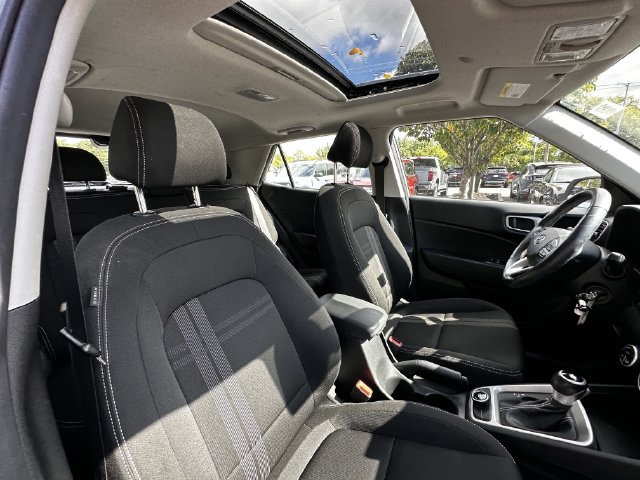 Used 2022 Hyundai Venue SEL FWD image 37