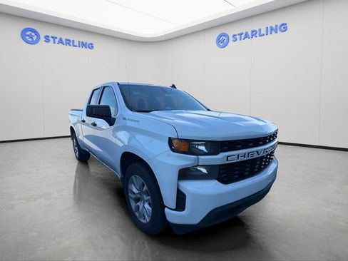 Used 2020 Chevrolet Silverado 1500 Custom w/ Custom Value Package RWD image 4