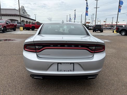 Used 2023 Dodge Charger SXT RWD image 3