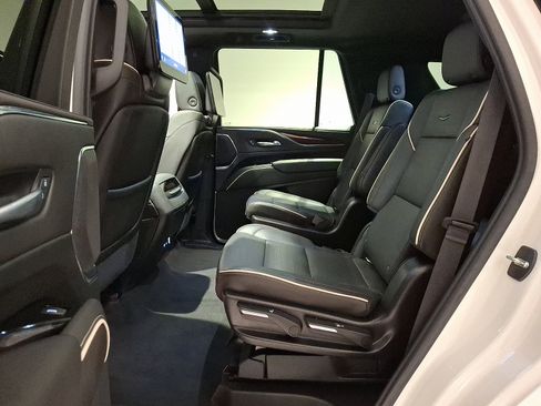 Certified 2021 Cadillac Escalade Premium Luxury image 18