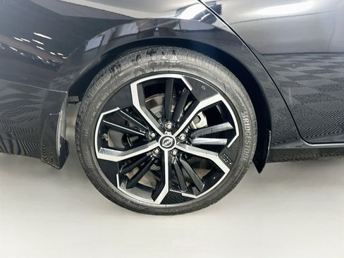 Used 2023 Nissan Altima 2.5 SR FWD image 11