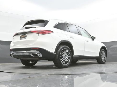 Used 2024 Mercedes-Benz GLC 300 4MATIC image 42
