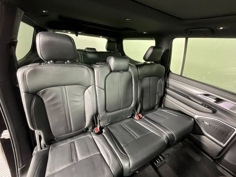 Used 2025 Jeep Wagoneer Series II w/ Premium Group I image 23