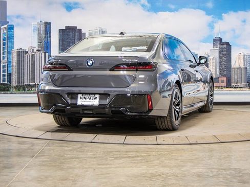 Used 2026 BMW 750e xDrive w/ Autobahn Package image 8