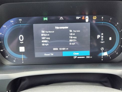 Used 2025 Volvo XC90 B6 Plus image 10