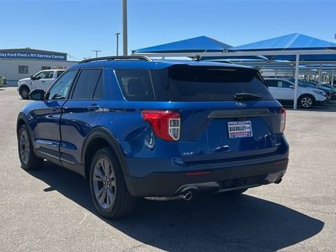 Certified 2022 Ford Explorer XLT w/ Equipment Group 202A AWD/4WD image 5